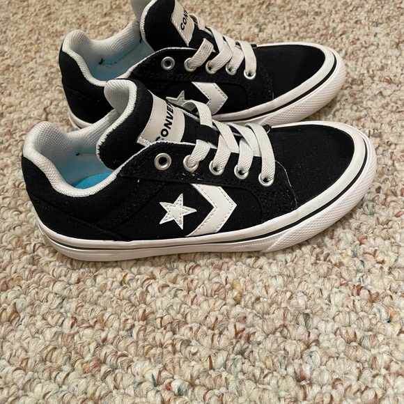 Kids Converse runners - all star running shoes/sneakers - Children’s size 11 - Picture 5 of 6